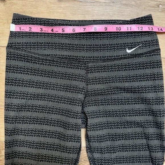 Like New Nike Dri-Fit Black Athletic Leggings Elastic Waist Size Small - Picture 15 of 16